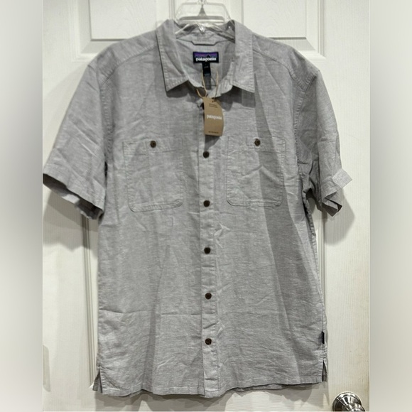 Patagonia Men's Medium Back Step Short Sleeve Shirt Salt Grey NWT Button-Up - Picture 1 of 11